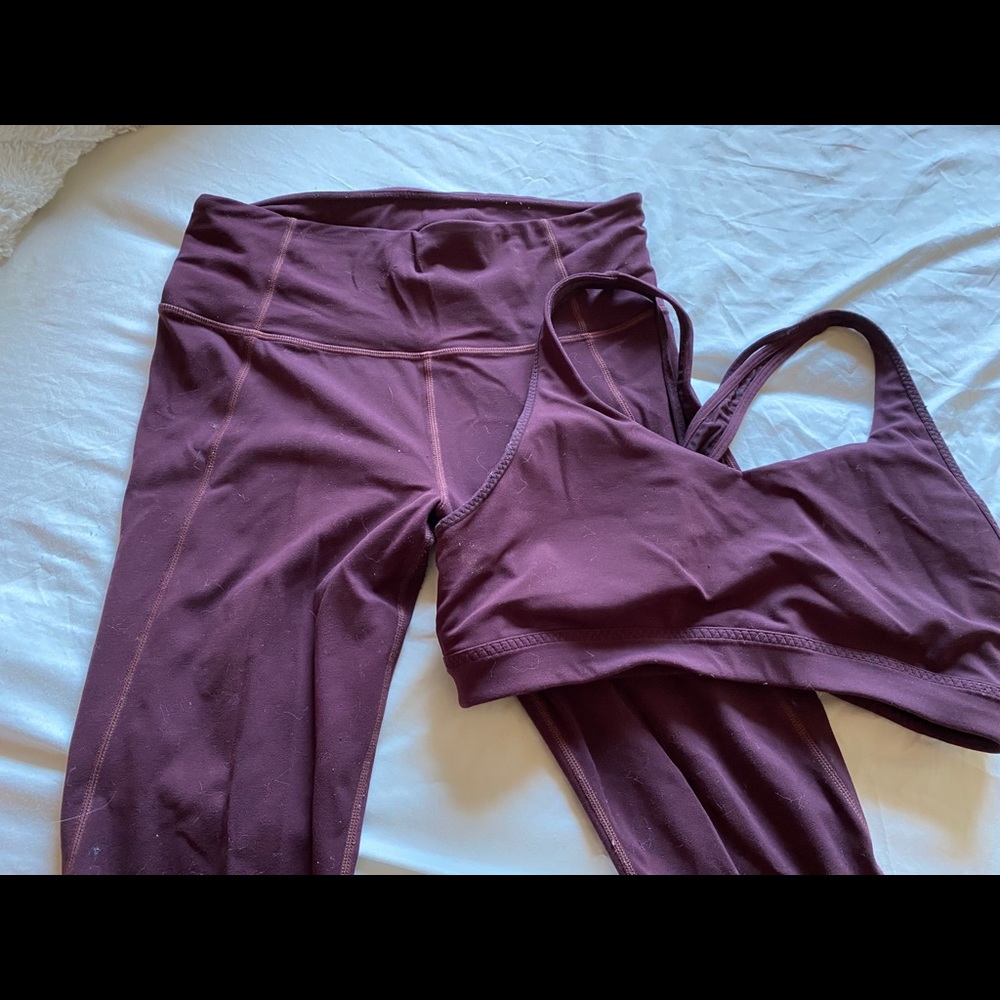 Athleta set includes sports bra and yoga leggings